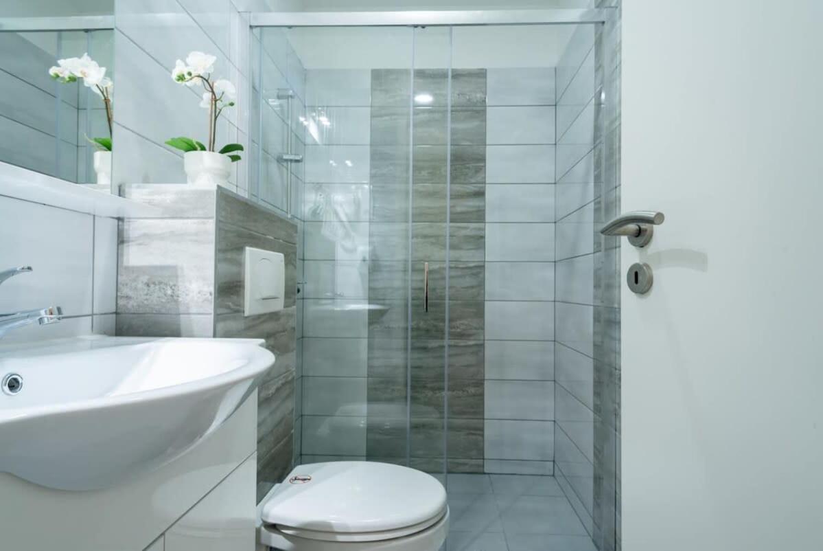 New Comfy Studio At Convenient Location Budapest Exteriör bild