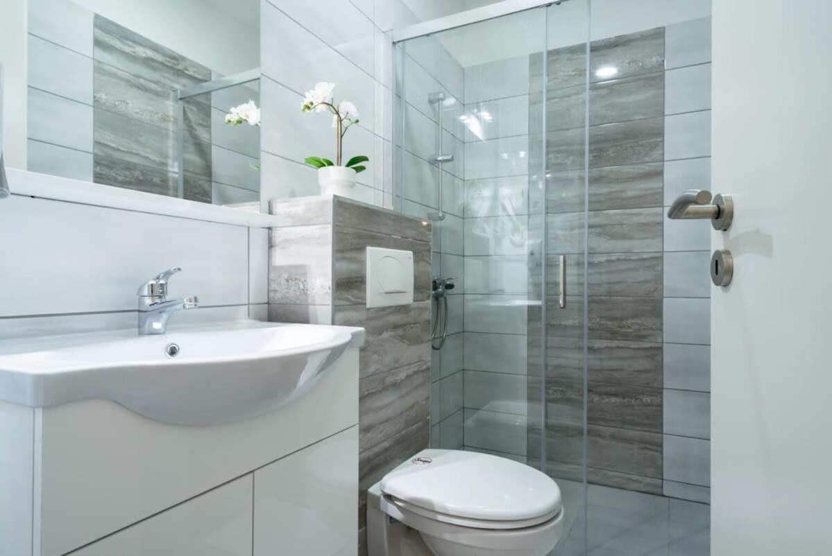 New Comfy Studio At Convenient Location Budapest Exteriör bild